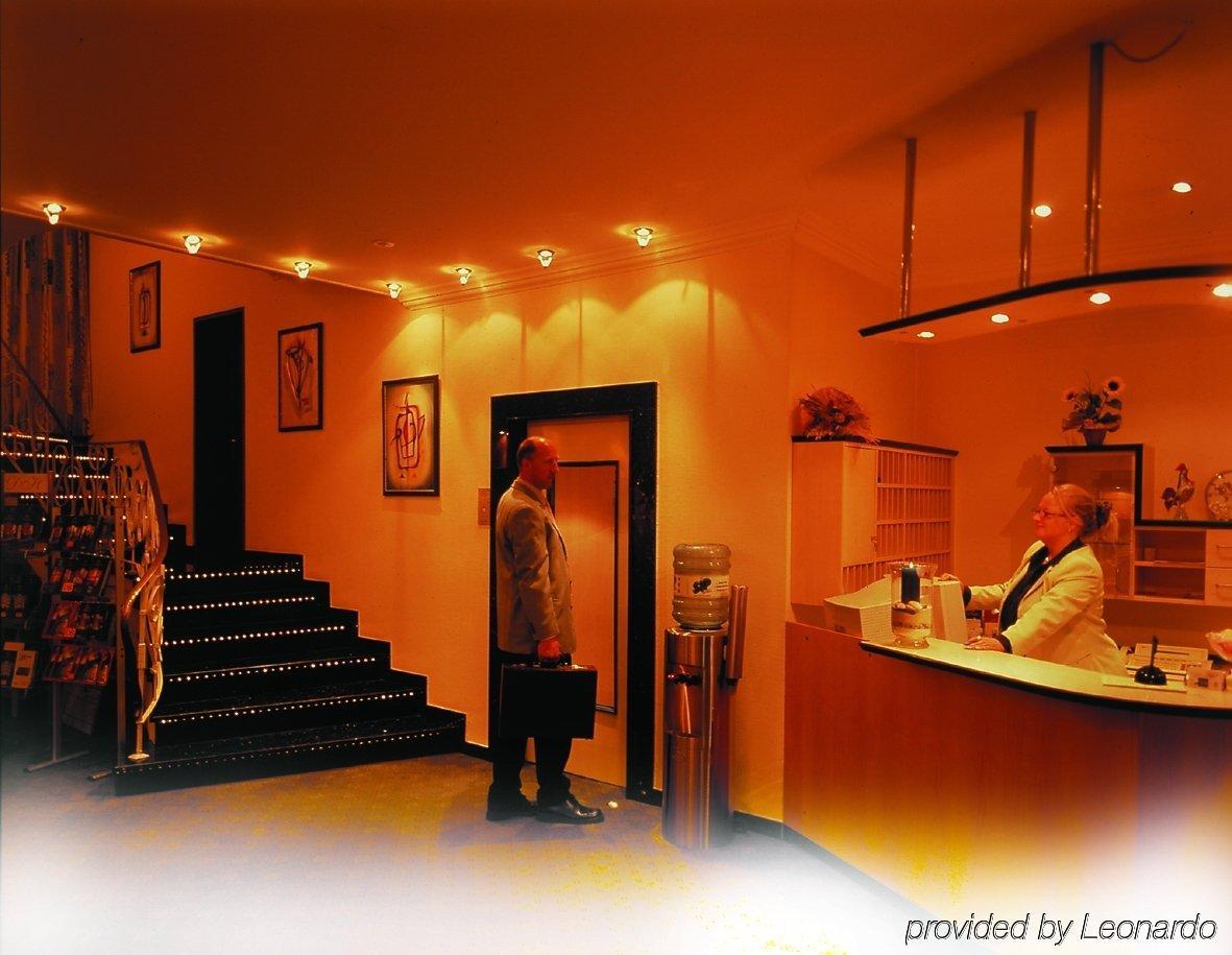 City Hotel By Celina Hagen  Nội địa bức ảnh